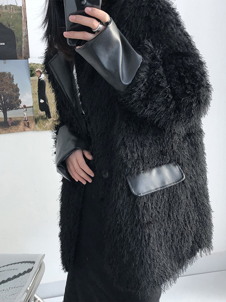 Korean Designed Black Imitation Fur Thick Coat Women's Splicing PU Leather Fashionable Loose Plush Fur Coat Winter Couple