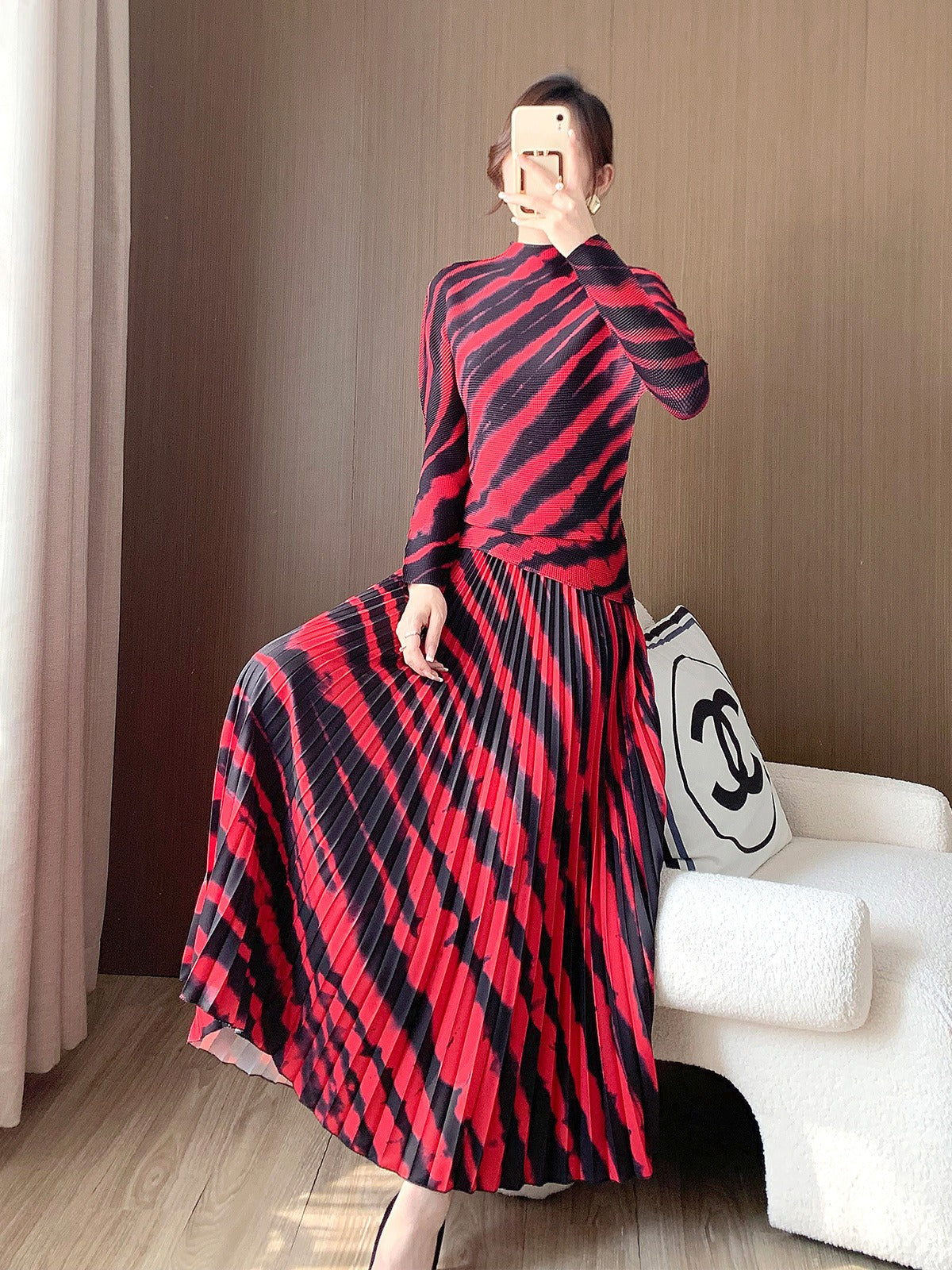 Fashion pleated top, half skirt set, women's high-end European and American dress two-piece set