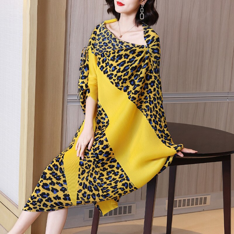 High-End Pleated Niche French Dress Summer New Western Style Leopard Print Temperament Bat Sleeve Irregular Loose for Women