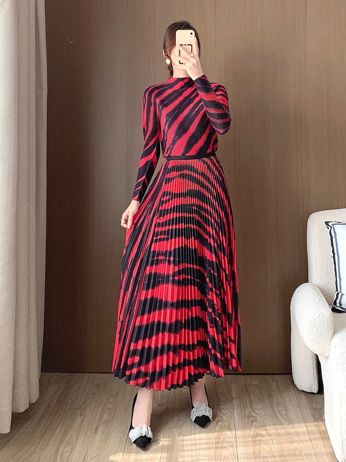 Fashion pleated top, half skirt set, women's high-end European and American dress two-piece set