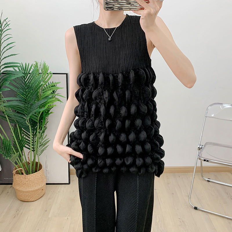 New design bubble pleated sleeveless top with versatile commuting style, slimming T-shirt vest for women