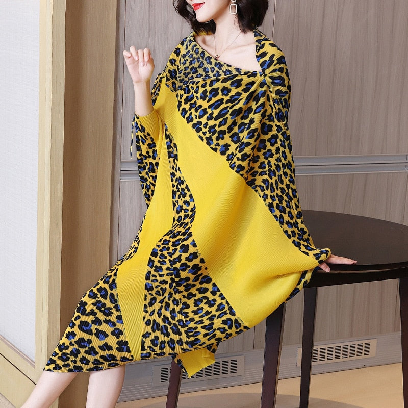 High-End Pleated Niche French Dress Summer New Western Style Leopard Print Temperament Bat Sleeve Irregular Loose for Women