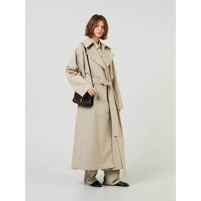 Minimally sophisticated detachable hat long jacket