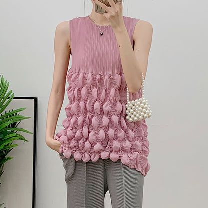 New design bubble pleated sleeveless top with versatile commuting style, slimming T-shirt vest for women