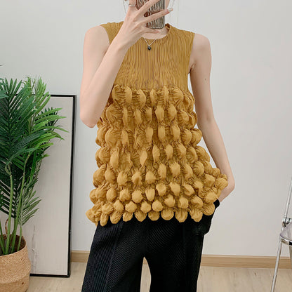 New design bubble pleated sleeveless top with versatile commuting style, slimming T-shirt vest for women